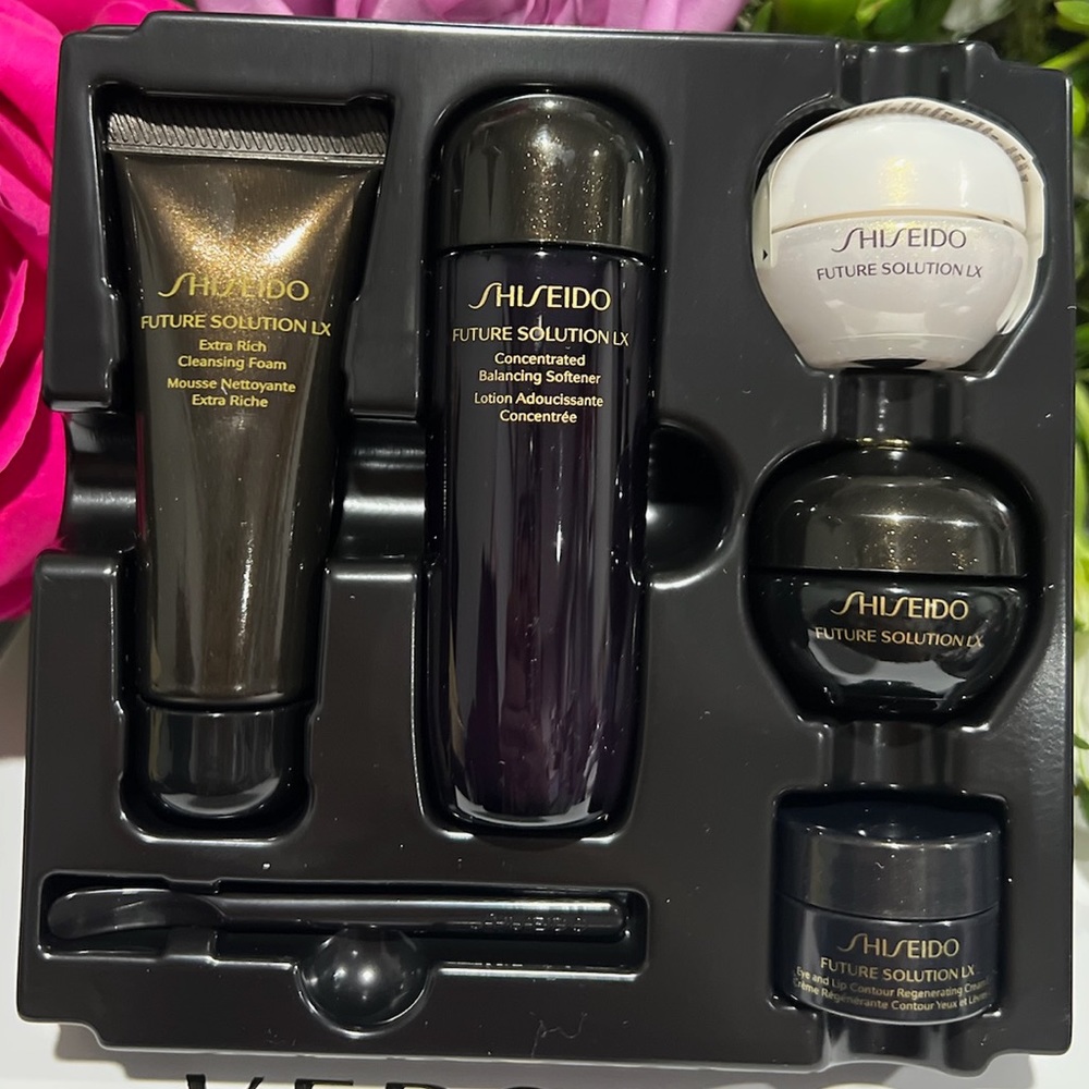 Shiseido Future Solution moisturizer travel set